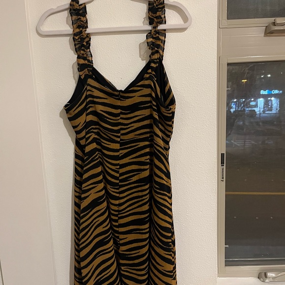 All in Favor Tiger Print Dress - Picture 4 of 5